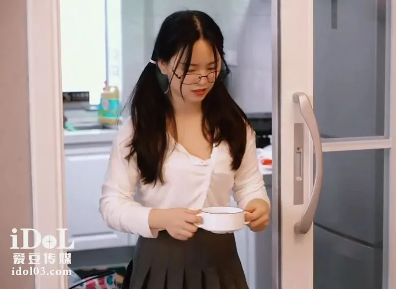 Con nhỏ về quê ăn tết bị bố dượng đụ vì càng lớn càng ngon