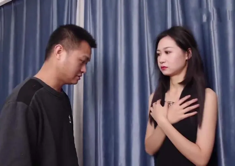 Qua sửa máy tính giúp người vợ thằng hàng xóm rồi hiếp luôn cô nàng